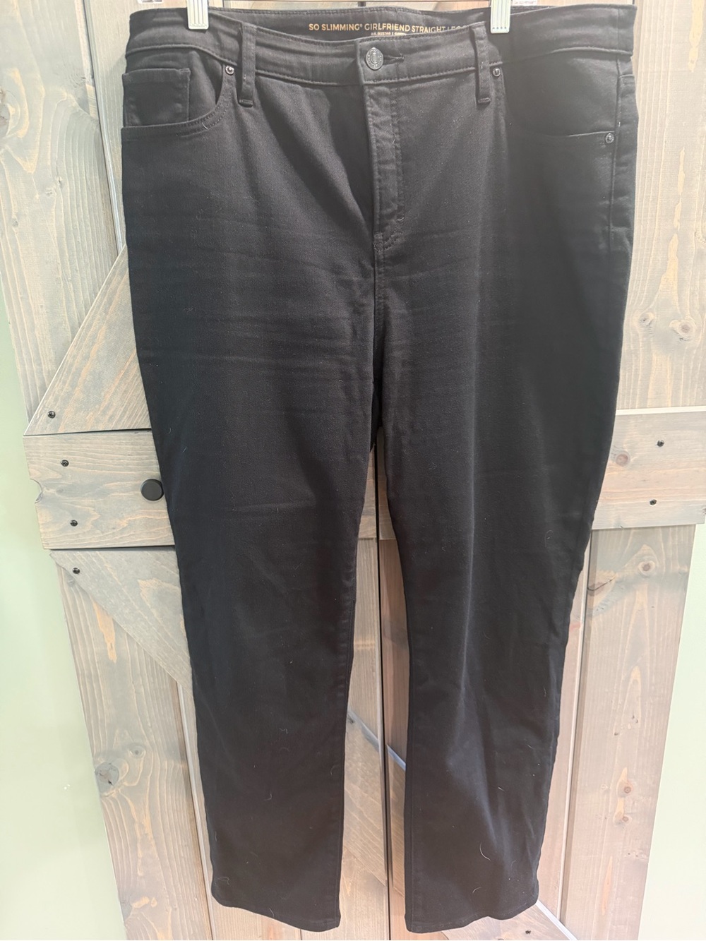 Chico’s So Slimming Girlfriend Straight Leg Black Jeans Size 2.5 (US 14 short)